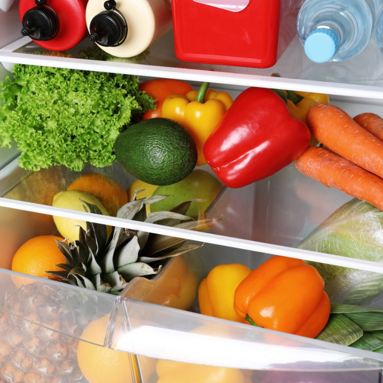 Qida mifləri: Meyvə və tərəvəzləri soyuducuya qoymazdan əvvəl yumaq lazımdır?